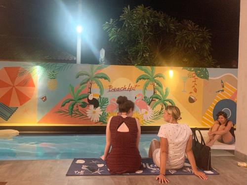 Beach Hut Hostel in كوتا