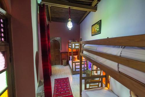 2 double beds, 5 twin beds