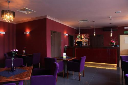 Hotel Camelot - image 2