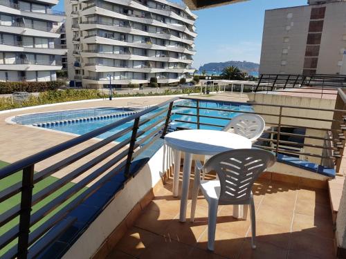 Superior One-Bedroom Apartment with Pool View