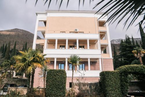 Old Gagra Hotel