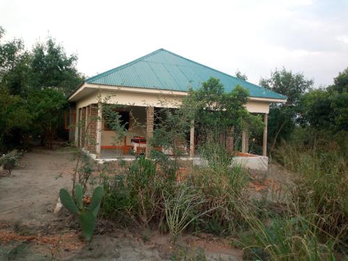 Restorāns, The Elephant Home in Kasunganyanja
