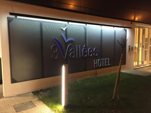 入口, HOTEL LES 3 VALLÉES (HOTEL LES 3 VALLEES) in 薩朗