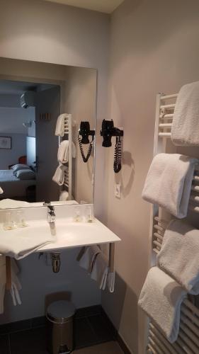 2 twin beds