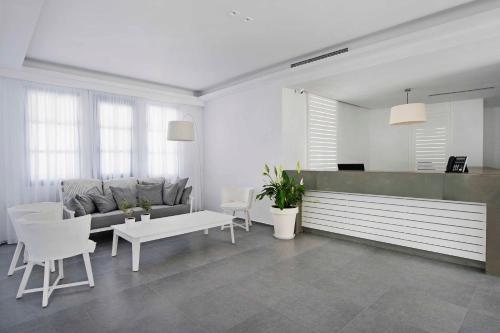 Acroterra Rosa Hotel & Spa - image 5