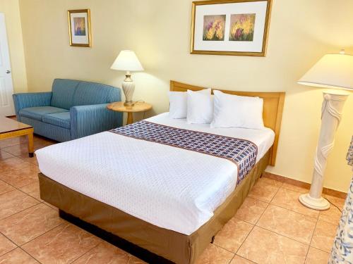 Capri Apartments Image 12