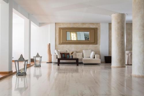 大堂, 米科諾斯馬利洛斯度假村 (Manoulas Mykonos Beach Resort) in 阿吉歐尼斯