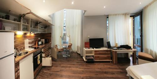 JBH Hotel - image 7