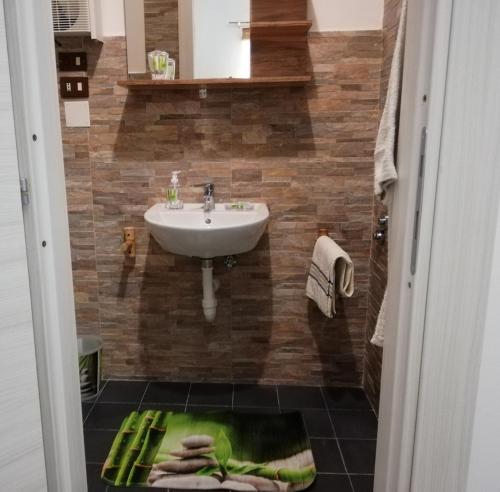 Luxury Triple Room image 7