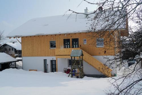 Heidis Ferienwohnung 4.2km von Dietramszell entfernt
