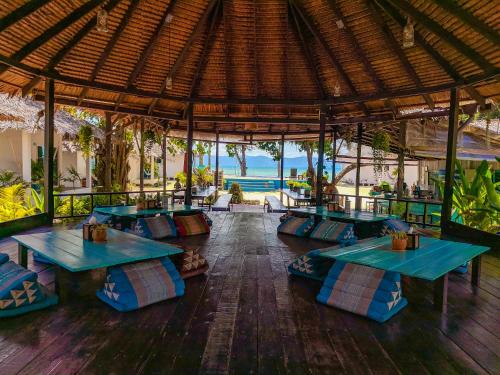 Restaurant, Sarana Bungalows in Ko Pha-ngan