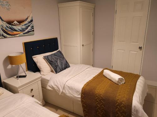 Riverside Rooms - image 10