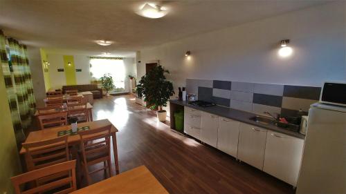 ห้องครัว, Penzion Katka in เวลกาลอมนิกา