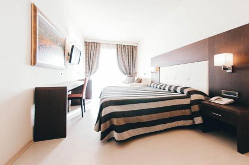 1 queen bed
