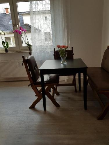 Helle Ferienwohnung an der Rheinpromenade 50 qm 351m von Laar entfernt