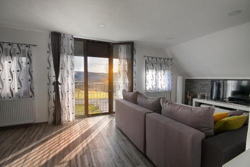  Apartment Vidoš in Drežnik Grad
