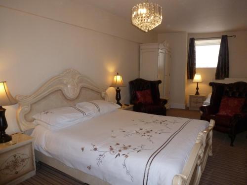 Hedgefield House - image 12