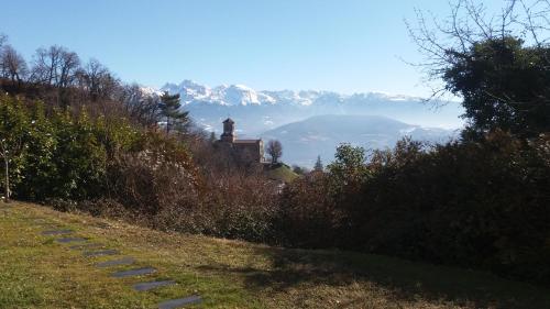 Rez de jardin - Calme et nature aux portes de Grenoble gîte à louer Clemencière