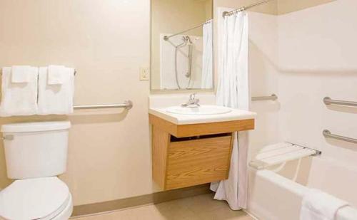 WoodSpring Suites Holland - Grand Rapids - image 6
