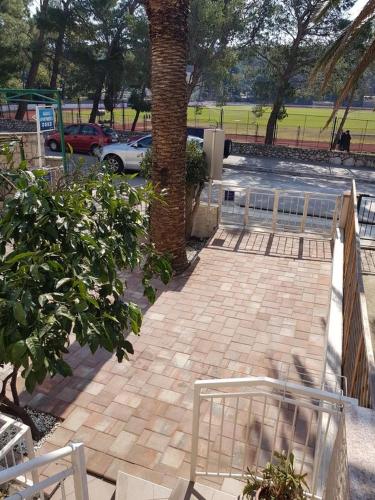 Apartments with a parking space Makarska - 16521
