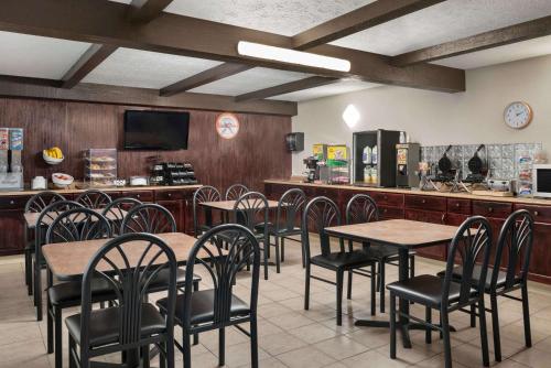 Howard Johnson by Wyndham Appleton in Appleton, USA