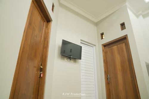 Family Room with Bathroom image 4