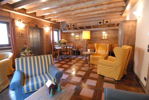Hotel Des Roses 2