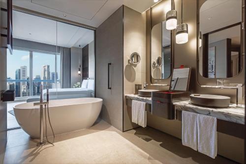 room detail thumbnail 2