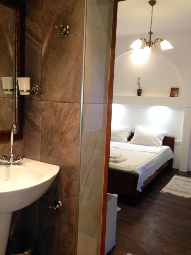 Guest Rooms Boutique Varna - image 4