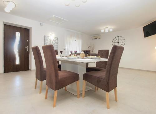 Holiday Home Villa Angelina 1233 in Hreljici