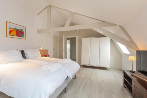 B&B Blossom - image 6