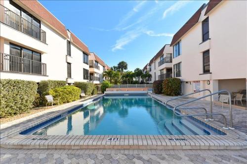 Waters Edge 205S Condo - image 6