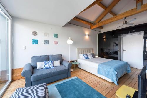 Fontaínhas Stylish Apartment by DA'HOME 3