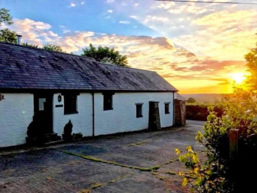 Cerrig Bach Holiday Home, Newcastle Emlyn, West Wales