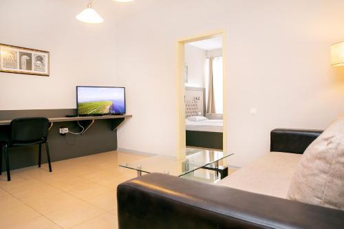 One-Bedroom Apartment image 10