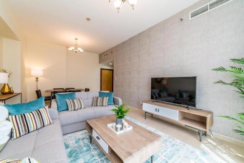 Hometown Apartments - Large 2 Bedroom Apartment on Sheikh Zayed road - main image