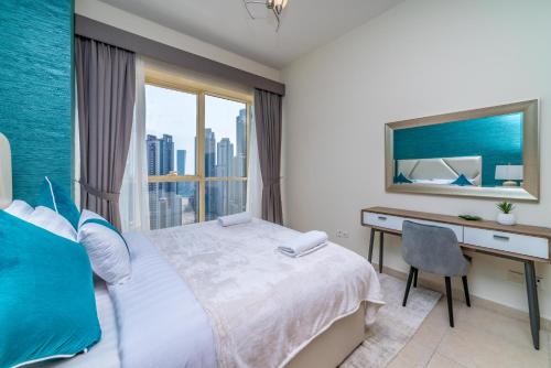 Hometown Apartments - Large 2 Bedroom Apartment on Sheikh Zayed road - image 3