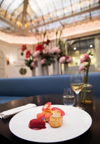 Hôtel Vernet Champs Elysées Paris