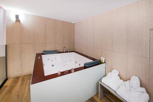 ห้องน้ำ, บาร์เซโล โอว์เรนเซ (Barcelo Ourense) in อูเรนเซ