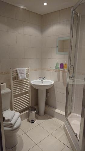 Victoria Cloisters Apartments - image 4