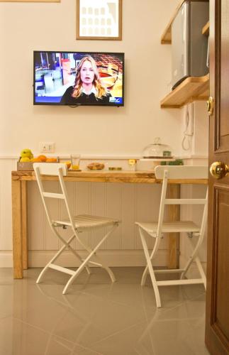 Glamroom Vatican Apartment - main image