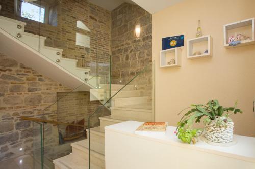 Aspalathos Residence - image 4