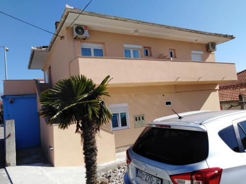 Apartments Nediljko & Mila - image 4