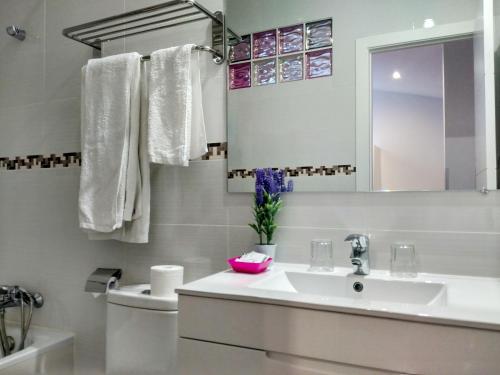 Hostal Bruña Paseo del Prado - main image