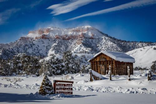 ทัศนียภาพ, Bryce Trails Bed and Breakfast in ทรอปิค