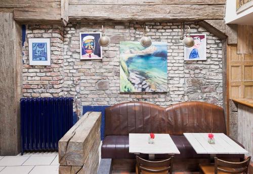 The Strand Inn - image 6