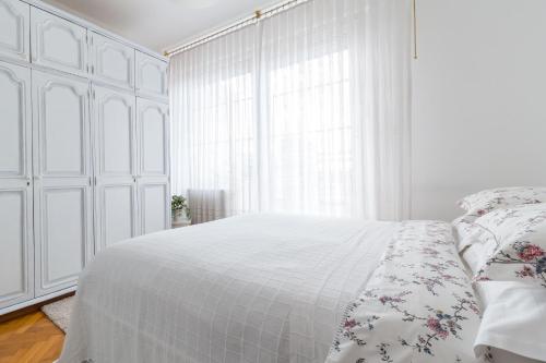 "Apartment Zagreb Idila Center", with a balcony, speed WiFi 4