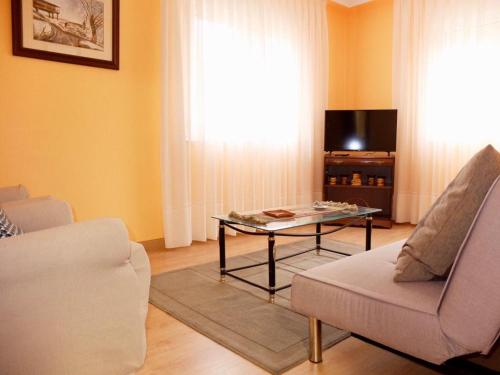  BARRIO DE ABAJO 50 2º, Ferienwohnung in Felechosa