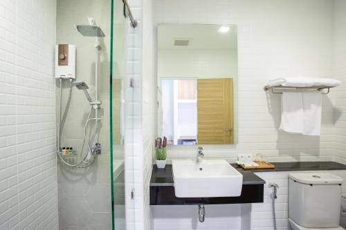 Icon Park Hotel, Chiang Mai- SHA Extra Plus Room Type - Premier Corner King Room