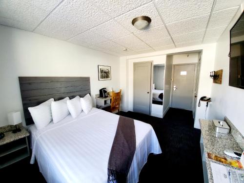 Guestroom, Hotel Nevada & Gambling Hall in Ely (NV)